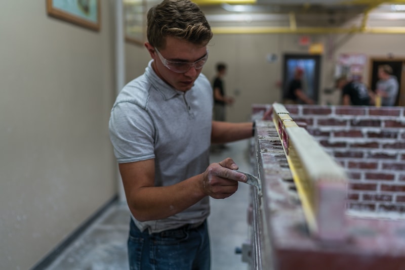 5-astuces-pour-ne-pas-se-faire-avoir-par-un-plombier